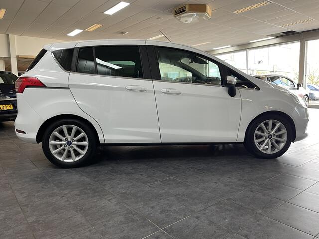 Ford B-MAX 1.0 EcoBoost Titanium Verwarmde voorstoelen, Parkeersensoren, Navigatie, Cruise control.