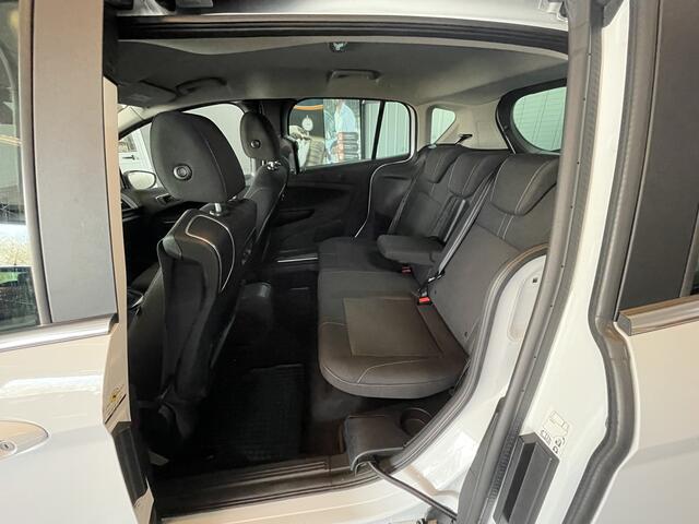 Ford B-MAX 1.0 EcoBoost Titanium Verwarmde voorstoelen, Parkeersensoren, Navigatie, Cruise control.