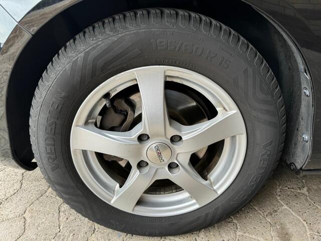 Ford B-MAX 1.0 EcoBoost climate control Navi trekh. PDC