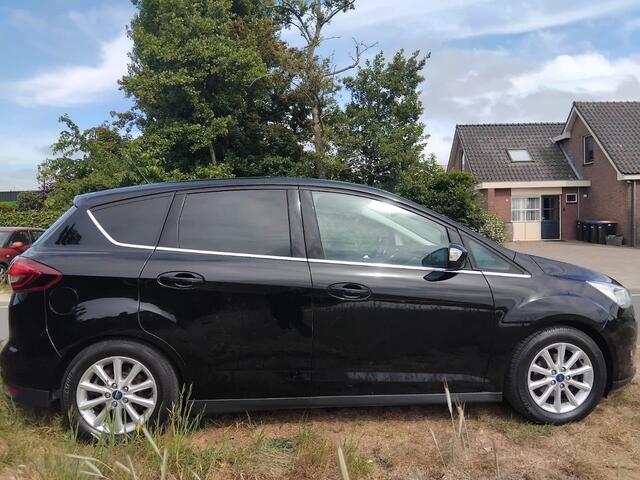 Ford C-MAX 1.0 Titanium Sportvelgen, Trekhaak, Cruise Control.