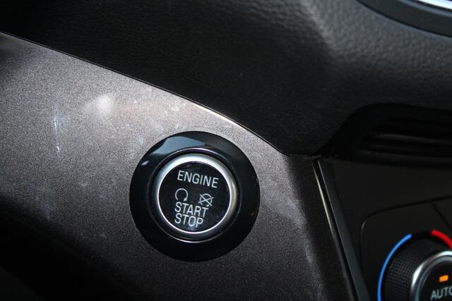 Ford C-MAX 1.0 Titanium 125pk - Airco - Cruise - Navigatie - Camera - Trekhaak - Rijklaar