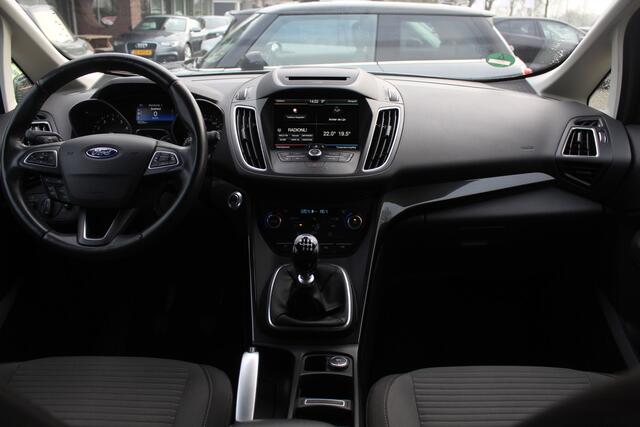 Ford C-MAX 1.0 Titanium / Trekhaak / Navigatie / Parkeerhulp V+A / 17'' / Stuur + Stoelverwarming / Elektr. achterklep / Getint glas / Cruise Control