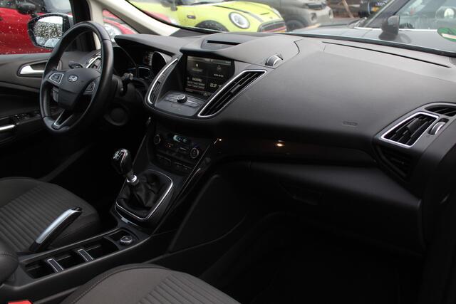 Ford C-MAX 1.0 Titanium / Trekhaak / Navigatie / Parkeerhulp V+A / 17'' / Stuur + Stoelverwarming / Elektr. achterklep / Getint glas / Cruise Control