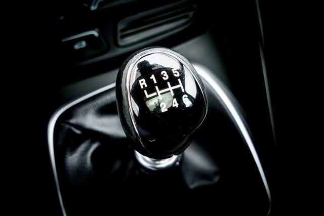 Ford C-MAX 1.0 Titanium | Panoramadak | Trekhaak | Navi | PDC | ECC