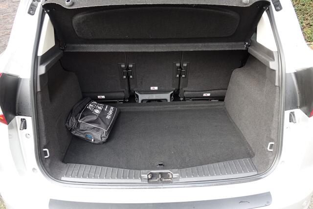 Ford C-MAX 1.0 Titanium Alle opties, PDC, Parkeerhulp, navigatie, prachtige auto