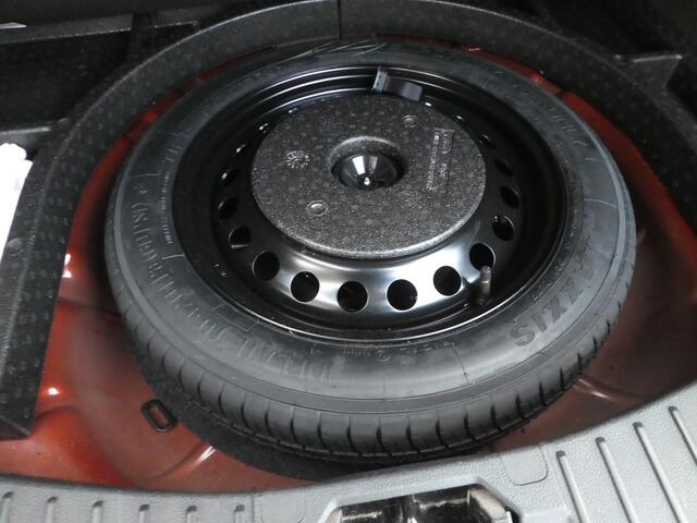 Ford C-MAX 1.0 Titanium 125Pk, Navi, PDC V+A, Elektr. A. klep, LM velgen