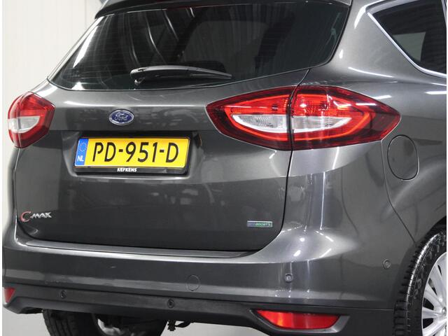 Ford C-MAX 125PK Titanium | 1ste eigenaar | 17"LMV | Automatisch Inparkeren | AppleCarplay/Android Auto | Armsteun | Voorruit verwarming | Navigatie | Keyless | Cruise Control | Climate Control | Isofix | Parkeersensoren | Privacy Glass |