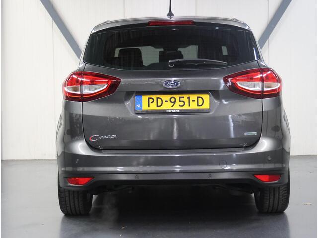 Ford C-MAX 125PK Titanium | 1ste eigenaar | 17"LMV | Automatisch Inparkeren | AppleCarplay/Android Auto | Armsteun | Voorruit verwarming | Navigatie | Keyless | Cruise Control | Climate Control | Isofix | Parkeersensoren | Privacy Glass |