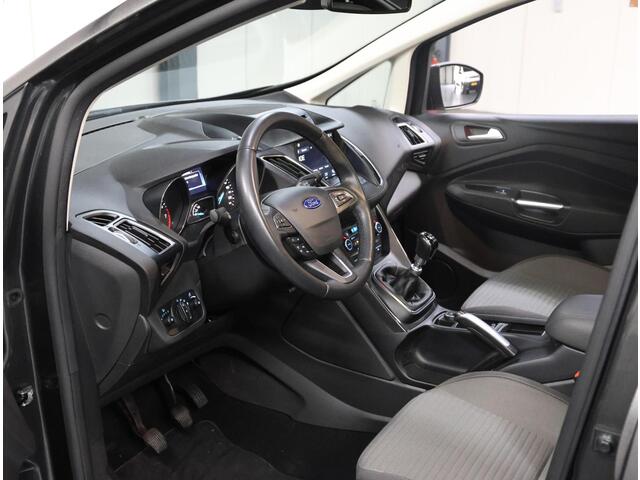 Ford C-MAX 125PK Titanium | 1ste eigenaar | 17"LMV | Automatisch Inparkeren | AppleCarplay/Android Auto | Armsteun | Voorruit verwarming | Navigatie | Keyless | Cruise Control | Climate Control | Isofix | Parkeersensoren | Privacy Glass |