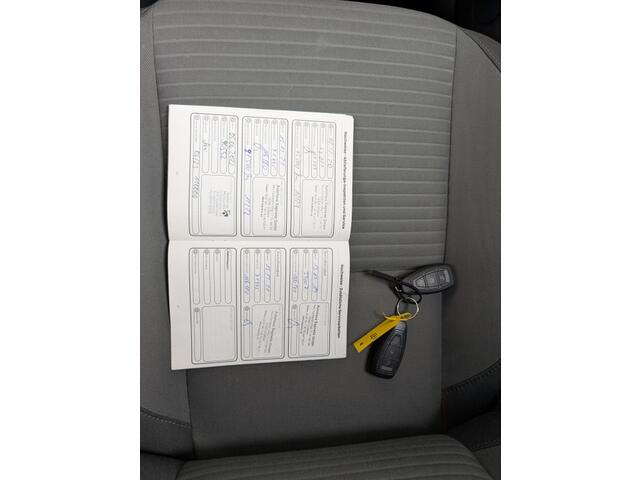 Ford C-MAX 1.5 Titanium / XENON / CAMERA / LUXE / DEALER AUTO