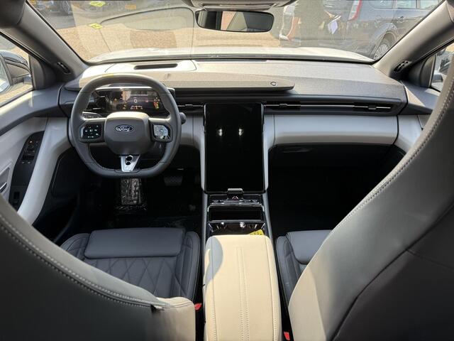 Ford CAPRI Premium Extended Range RWD 77 kWh | 285pk Ford Voorraad | Elektrische Wegklapbare Trekhaak | Driver Assistance Pack | Frozen White