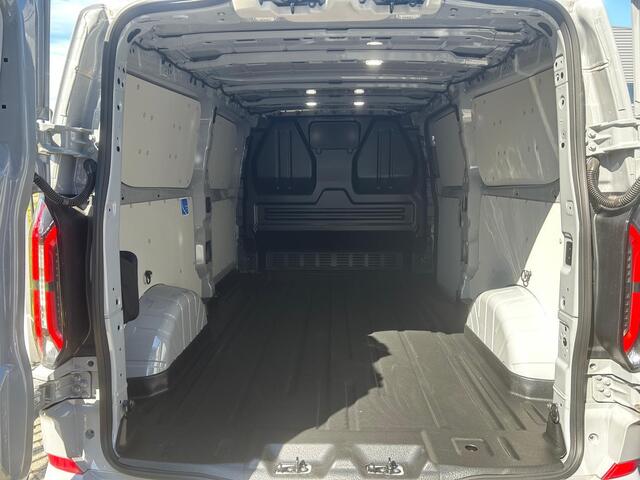 Ford E-Transit Cust. 340 L2H1 Limited 65 kWh | Driver Assistance Pack Premium | Verwarmbare Stoelen | Elek. Inklapbare trekhaak | LED-Koplampen |