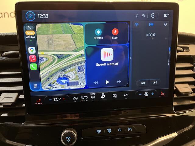 Ford E-Transit 350 L2H2 Trend 68 kWh 184 PK / 100% Elektrisch !! / Airco / Cruise Control / CarPlay / Camera / Navigatie / 3-Zits / 12.200 KM !!