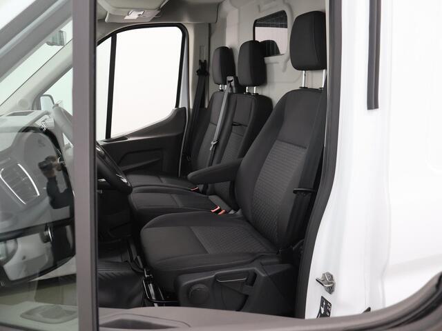 Ford E-Transit 350 | L2 H3 | Trend | 68 kWh | Adaptive Cruise | Navigatie | Parkeercamera | 3-zits | Climate Control | Stoelverwarming