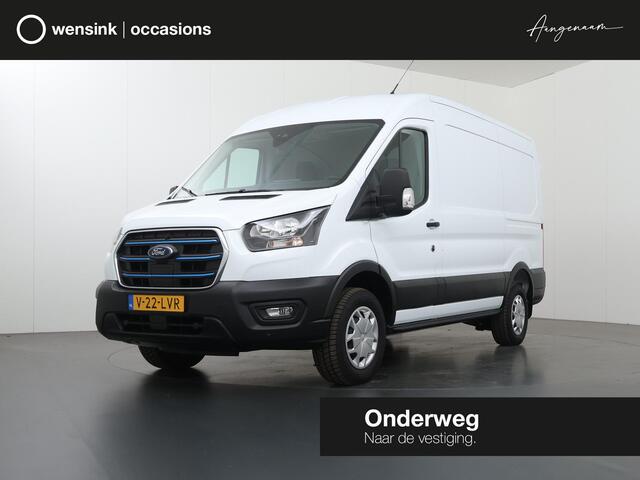 Ford E-Transit 350 | L2 H2 | Trend | 68 kWh | Navigatie | Parkeercamera | 2-zits | Climate Control | Stoelverwarming | DAB+ | Apple Carplay