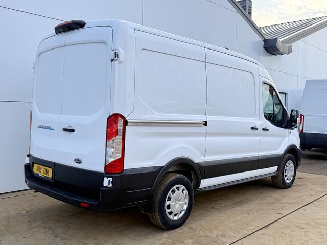Ford E-Transit 68kWh 184PK 317km WLTP 135kWh Snelladen L2H2 Climate Control Cruise Control Tachograaf Camera Stoelverwarming Parkeersensoren voor achter