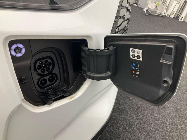 Ford E-Transit Cust. 320 L2H1 Trend 65 kWh 136pk | Navigatie | Adaptieve Cruise Controle | Stoel/Stoel configuratie