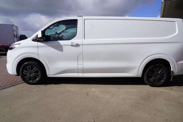 Ford E-Transit Cust. 320L L2H1 Limited 65 kWh Automaat met Powerpack Nr. V019 | Airco | Cruise | Apple CP- Android auto | Trekhaak