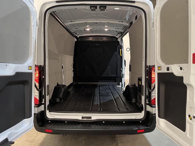 Ford E-Transit 390 (3500 kg) L2H2 Trend 68 kWh 184 PK / 100% Elektrisch !! / Airco / Cruise Control / CarPlay / Camera / Navigatie / 3-Zits / 3.750 KM !!