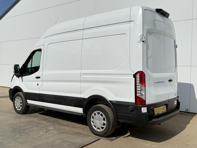 Ford E-Transit 68kWh 184PK L2H3 317km WLTP 97.3% (SOH) BEV Snelladen 360° Camera Climate Control Cruise Control Navigatie Carplay Parkeersensoren v+a