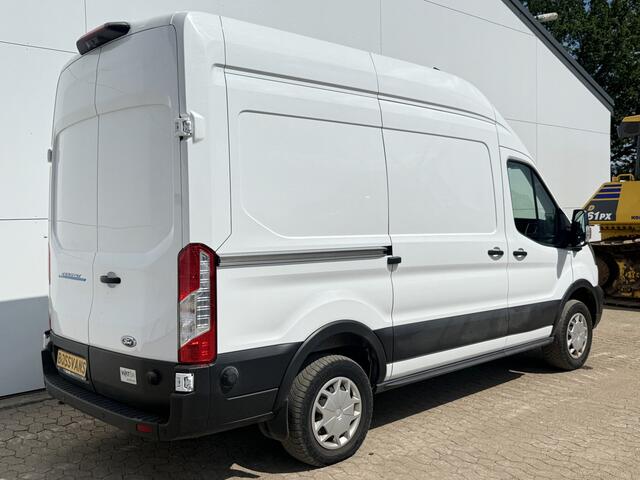 Ford E-Transit 68kWh 184PK L2H3 317km WLTP 97.3% (SOH) BEV Snelladen 360° Camera Climate Control Cruise Control Navigatie Carplay Parkeersensoren v+a
