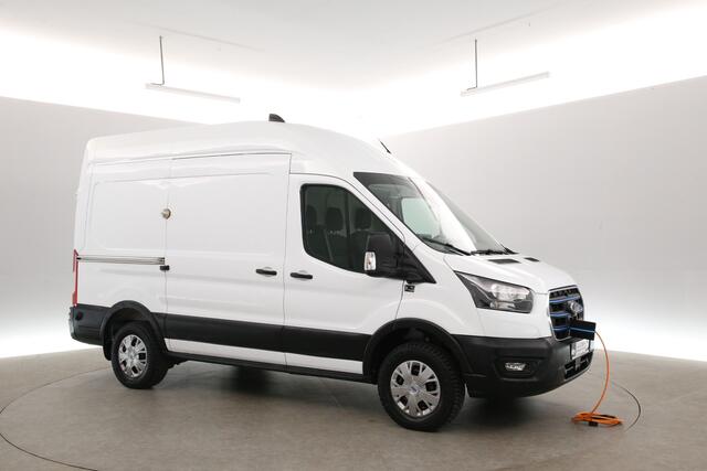 Ford E-Transit 68 kWh L2H3 | Snelladen | SOH 97% | Clima | 360° Camera | Cruise | 3 Zits | Carplay | Navi