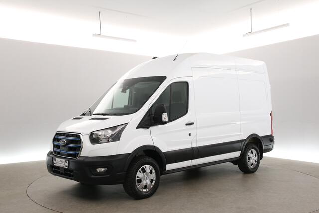 Ford E-Transit 68 kWh L2H3 | Snelladen | SOH 97% | Clima | 360° Camera | Cruise | 3 Zits | Carplay | Navi