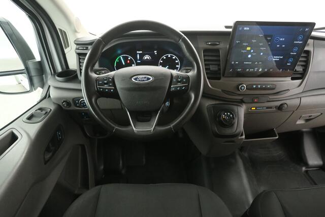 Ford E-Transit 68 kWh L3H2 | Snelladen | SOH 96% | 360° Camera | Clima | Cruise | 3 Zits | Carplay | Navi | Parkeersens.