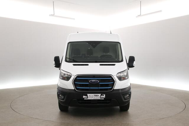 Ford E-Transit 68 kWh L3H2 | Snelladen | SOH 96% | 360° Camera | Clima | Cruise | 3 Zits | Carplay | Navi | Parkeersens.