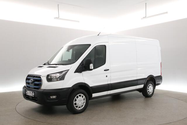 Ford E-Transit 68 kWh L3H2 | Snelladen | SOH 96% | 360° Camera | Clima | Cruise | 3 Zits | Carplay | Navi | Parkeersens.