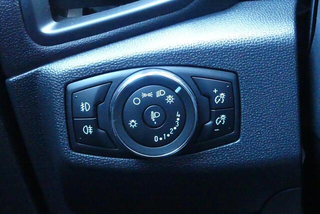 Ford ECOSPORT 1.0 EcoBoost ST-Line CRUISE, CLIMA, NAVI, WINTER PACK, PDC V&A, APPLE CARPLAY/ANDROID AUTO, 49.171KM