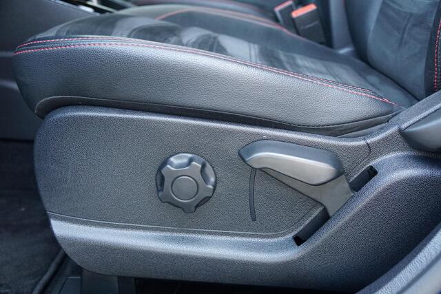 Ford ECOSPORT 1.0 EcoBoost ST-Line Black + APPLE CARPLAY / KEYLESS / SENSOREN / VOORRUITVERWARMING