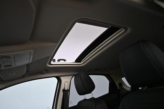 Ford ECOSPORT 1.0 EcoBoost Titanium Clima Navigatie Schuifdak Cruise Control Rijklaarprijs Inruil Mogelijk!