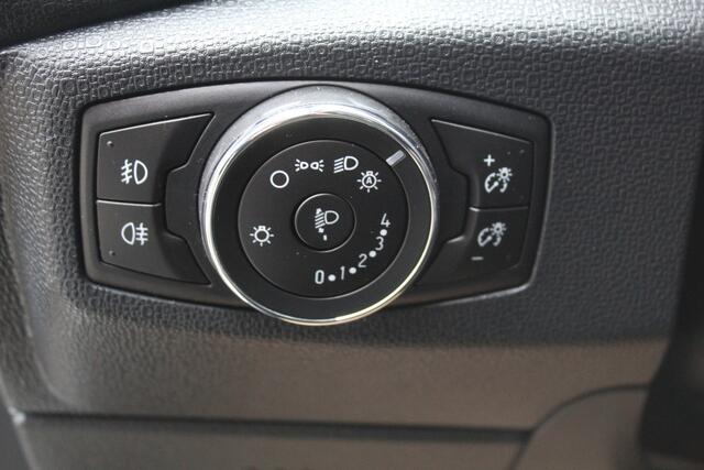 Ford ECOSPORT 1.0 EcoBoost Titanium , 125pk Hoge zit , slechts 39899km Climate control , Trekhaak , Navigatie , Bluetooth Parkeersensoren achter , Cruise control