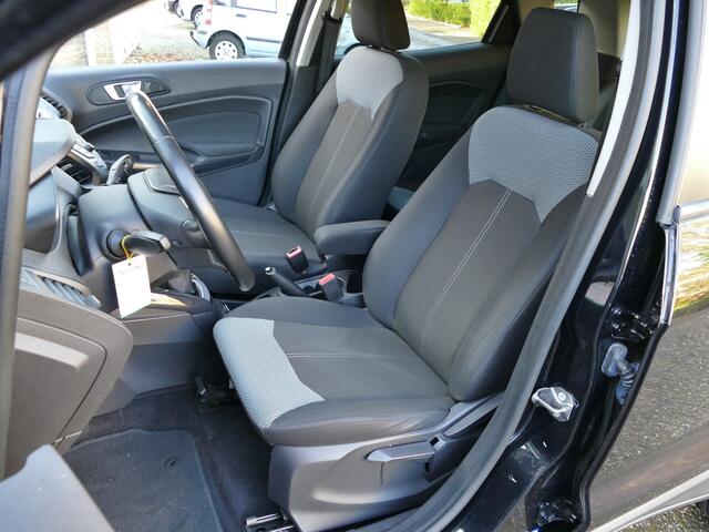 Ford ECOSPORT 1.0 EcoBoost 125pk Titanium | trekhaak | stoelverwarming | verwarmde voorruit