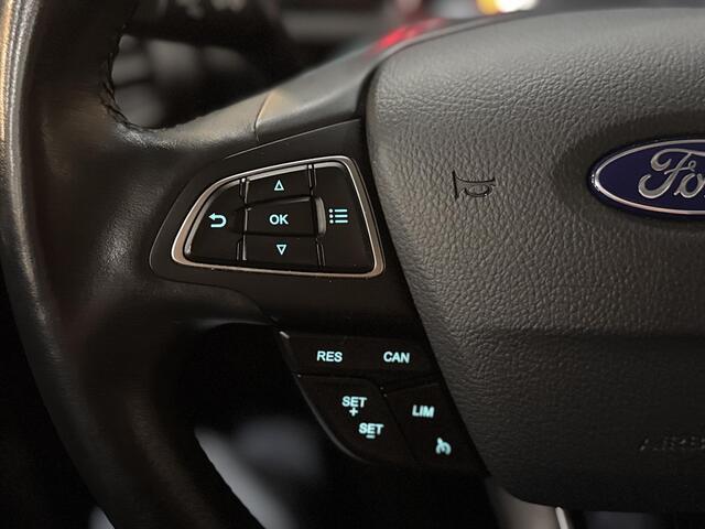 Ford ECOSPORT 125pk Titanium Automaat Navi Camera Trekhaak Winter Parking Dodehoek pack All Season Banden