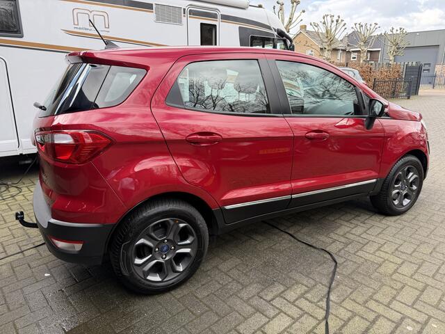 Ford ECOSPORT 1.0 EcoBoost Connected trekhaak stoel .verwarming + stuur .+voor ruit .camera . sportvelegen . bordouroodmetalic .