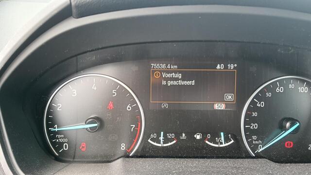 Ford ECOSPORT 1.0 EcoBoost Titanium 125pk Trekhaak | Stoelverwarming | Navigatie | Parkeersensoren | Voorruitverwarming