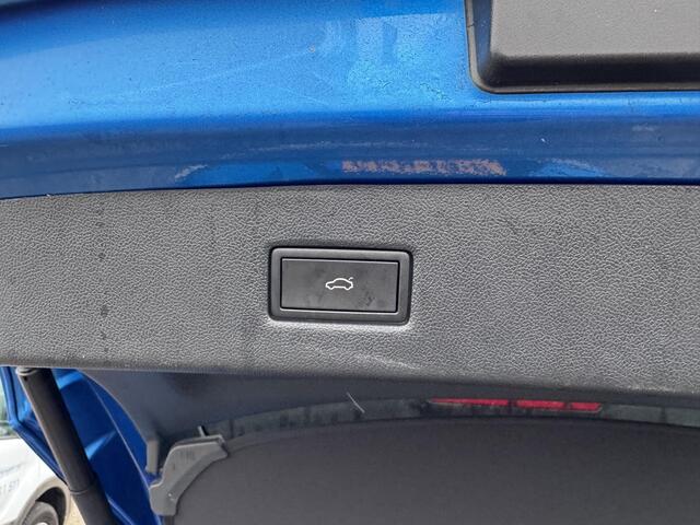 Ford EXPLORER Premium Extended Range RWD 77 kWh 286pk | Panorama Dak | Driver assistance Pack | Trekhaak wegklapbaar | AGR stoelen