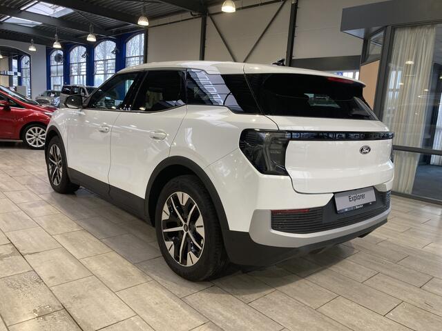 Ford EXPLORER Extended Range RWD 286 pk 77 kWh | Warmtepomp | AGR stoelen | Adaptieve cruise | Stoel- stuur verwarm. | HUD | Elek. Klep | Elek. stoelen + geh.
