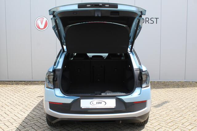 Ford EXPLORER Extended Range AWD 79 kWh-250kW. Vierwielaandrijving ! Fabrieksgarantie t/m 24-10-2029 ! Slechts 9.600km ! Autm. airco, HUD, stoel-en stuurwiel verw., elektr. achterklep, side- en lane assist, navigatie, telefoonvoorb. etc.
