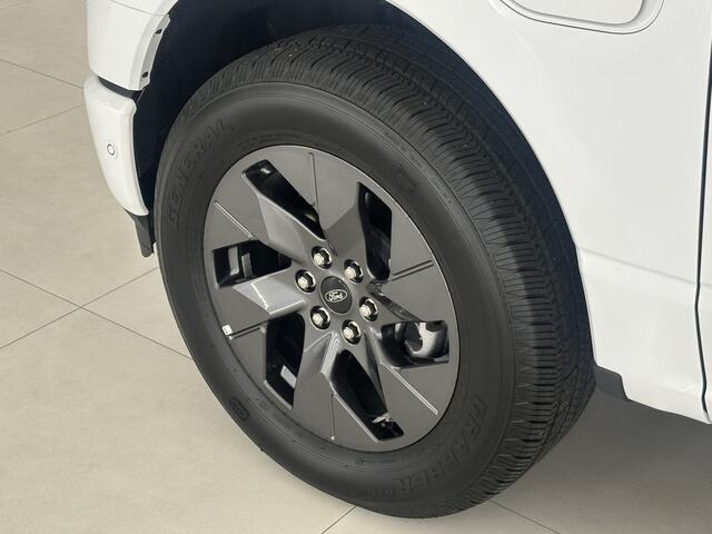 Ford F-150 LIGHTNING Lariat