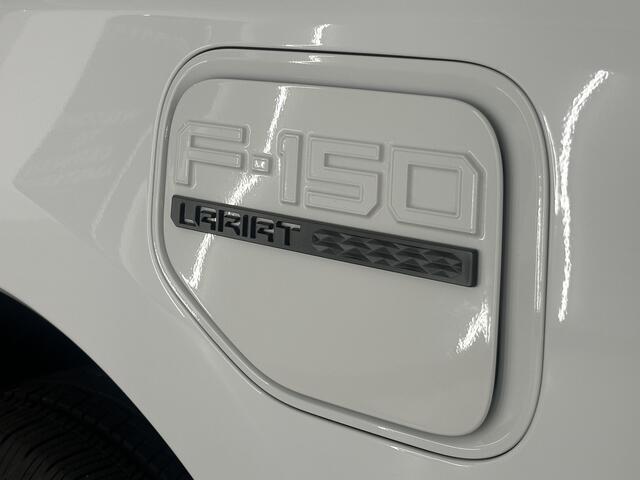Ford F-150 LIGHTNING Lariat