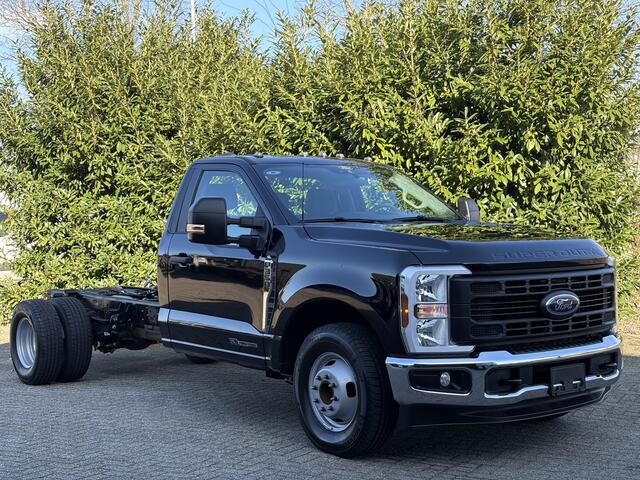 Ford F-350 6.7L Turbo V8 Power Stroke Chassis DRW