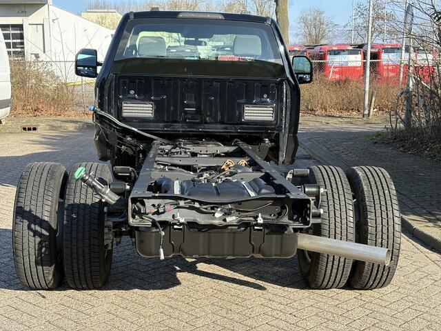 Ford F-350 6.7L Turbo V8 Power Stroke Chassis DRW