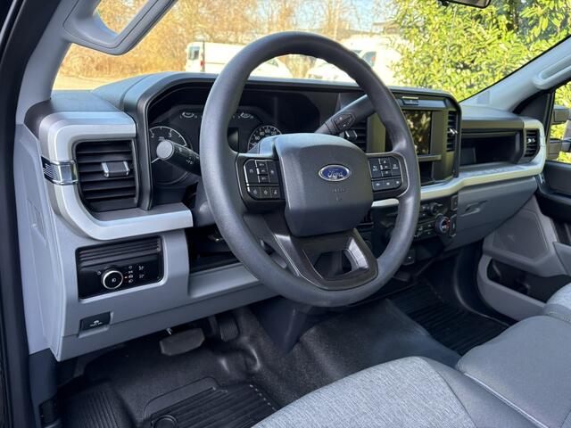 Ford F-350 6.7L Turbo V8 Power Stroke Chassis DRW