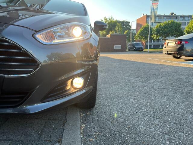 Ford FIESTA 1.0 ECOB. TITANIUM