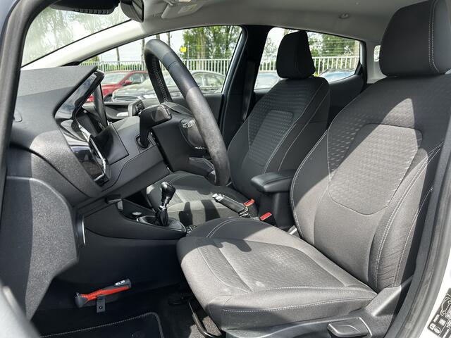 Ford FIESTA EcoBoost 95PK Titanium | Winter pack | Dodehoek detectie | Adapt. Cruise | Camera achter |