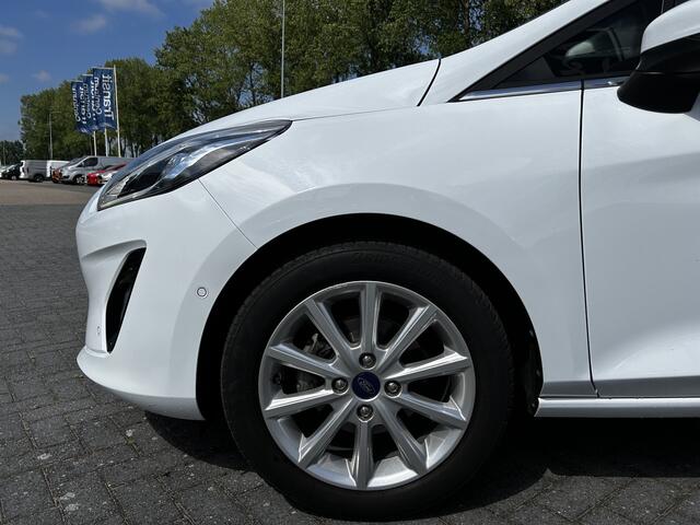 Ford FIESTA EcoBoost 95PK Titanium | Winter pack | Dodehoek detectie | Adapt. Cruise | Camera achter |