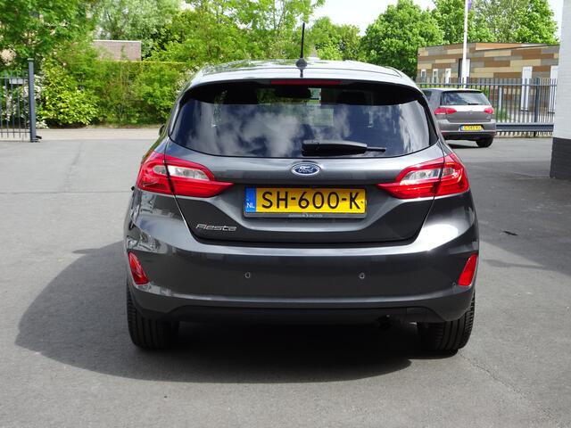 Ford FIESTA 1.0 EcoBoost Titanium Automatische airco, stuurverwarming, stoelverwarming, navigatie, parkeersensoren voor en achter, licht metalen velgen,enz,enz.